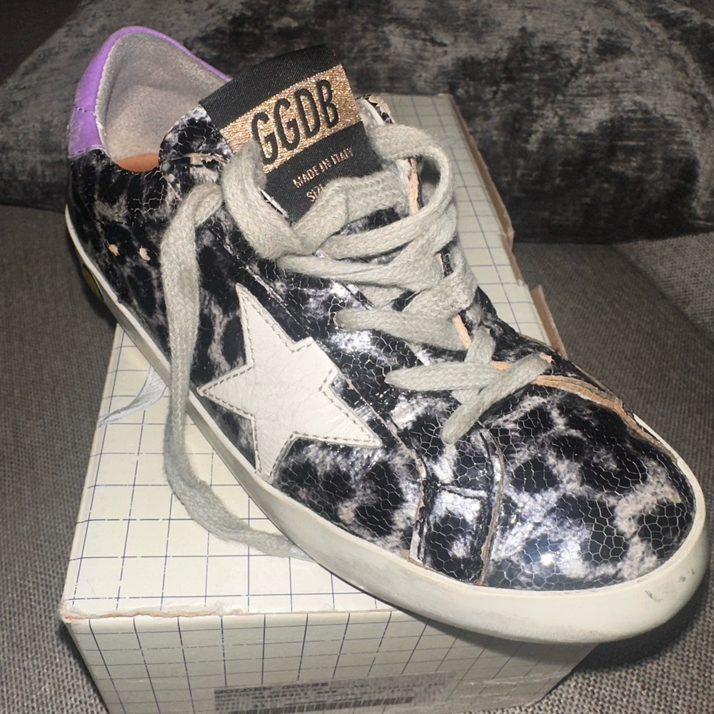 Golden Goose for Girls 
Box and dust bag
